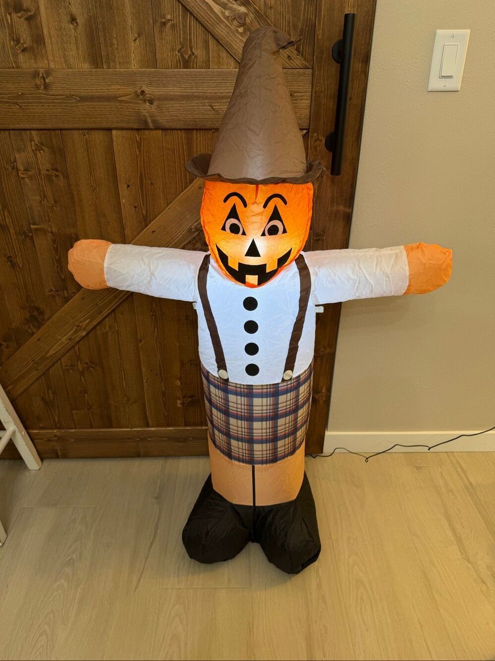 Huntington Home Halloween 4 Ft Light-Up Inflatable Pumpkin Scarecrow (9163)